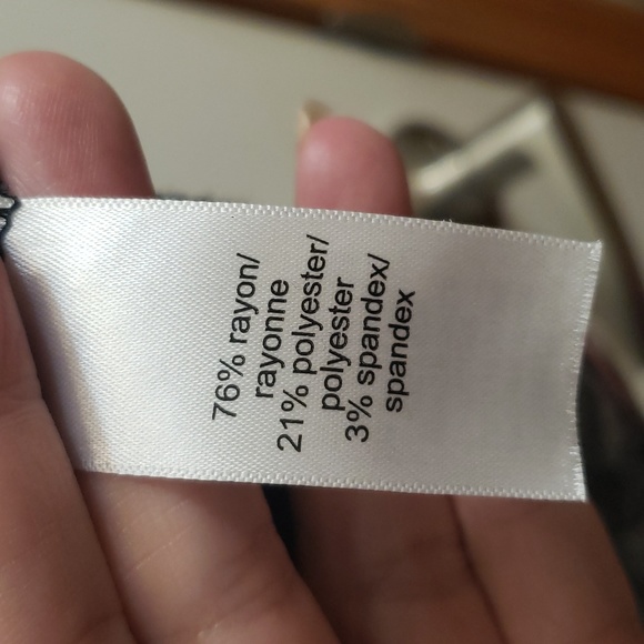 Maurices cute floral lightweight sweater - Picture 3 of 5